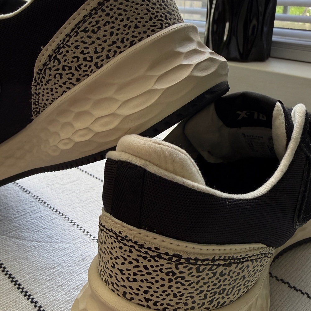 New Balance X70 Black and Cream Athletic Sneakers Brand New - Picture 12 of 15